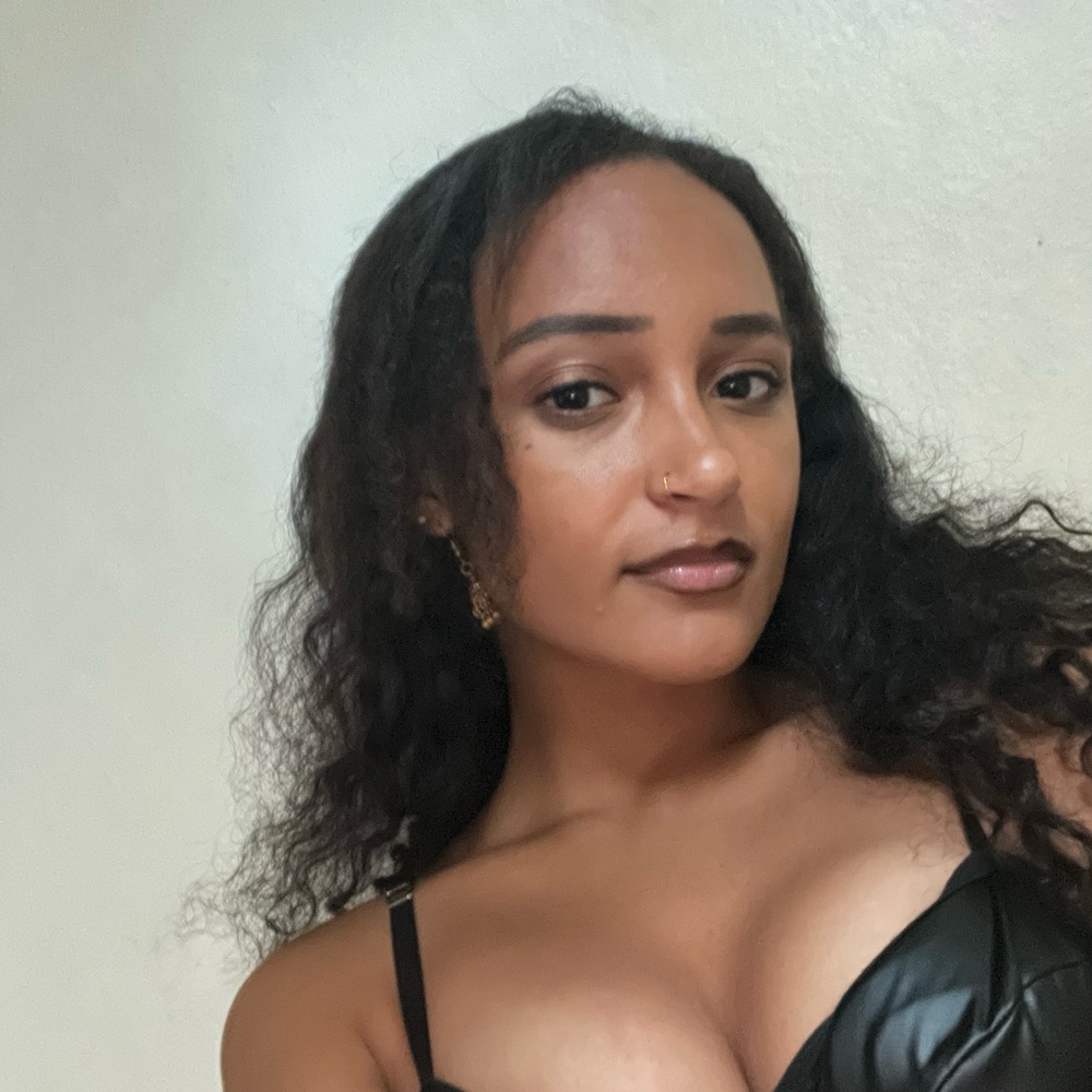 Meet your Posher, Laela